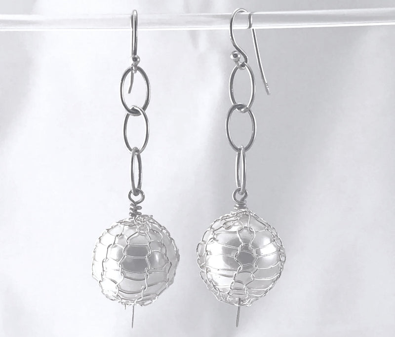 Captured Pearl Earrings – Sterling Silver & Mother of Pearl