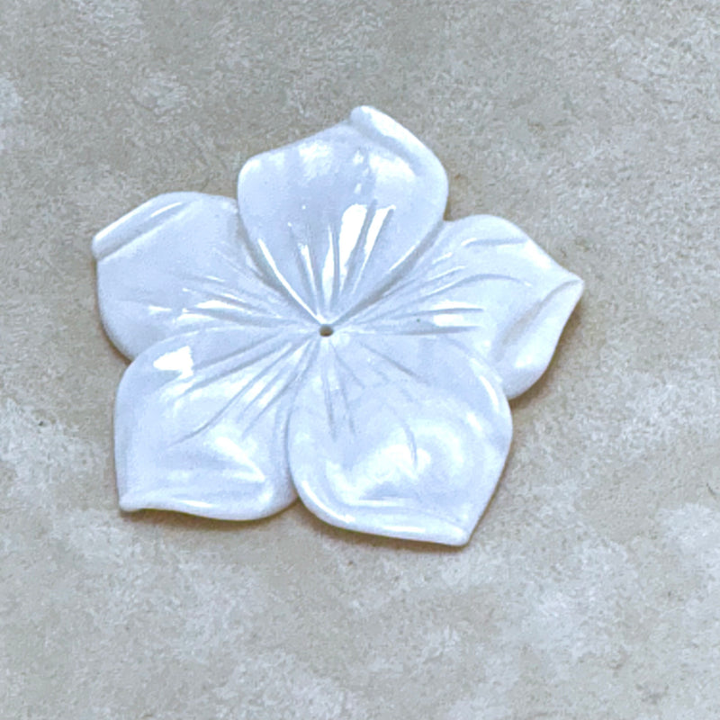 Mother of Pearl Flower Pendant, 45mm