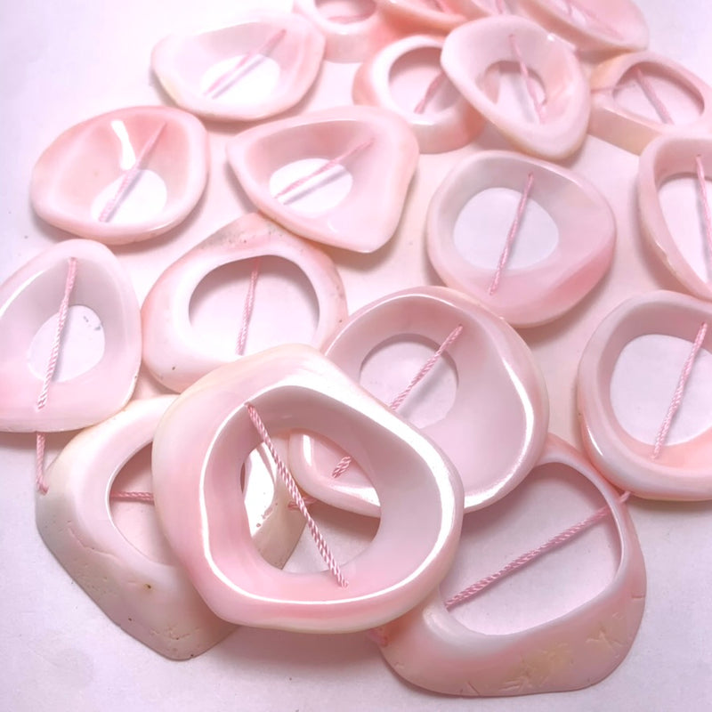 Natural Pale Pink Conch Shell Open Ring Beads, Approx. 20x30mm