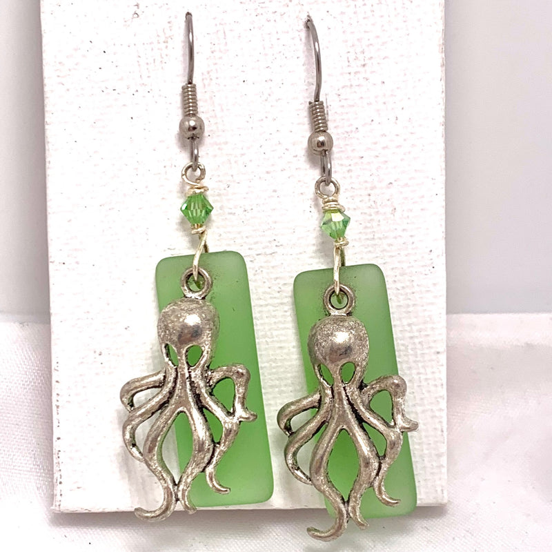 Making Earrings with Charms, Components & Findings Tuesday, 9/19/23