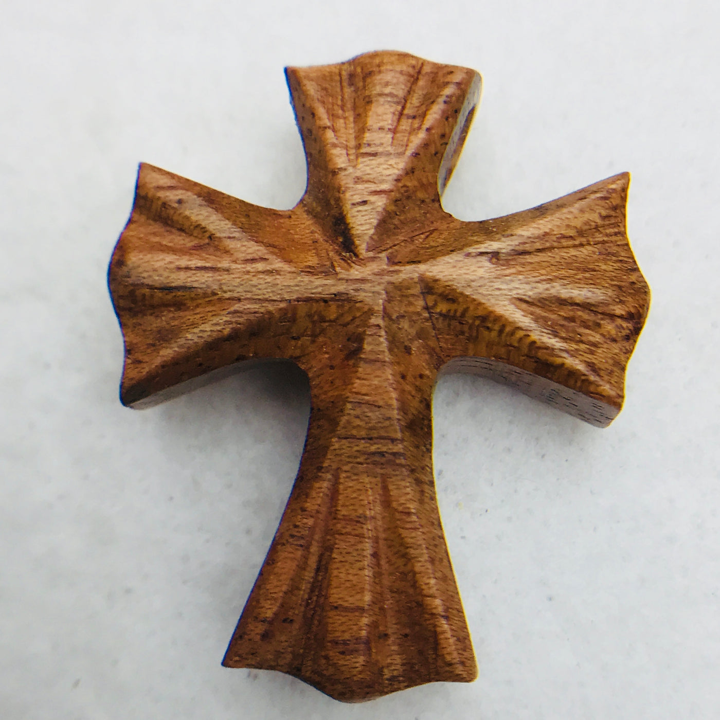 品良く着こなすため Wooden Carved Studio Designs EOS – 30x27mm Brown, Light Cross, 洋楽